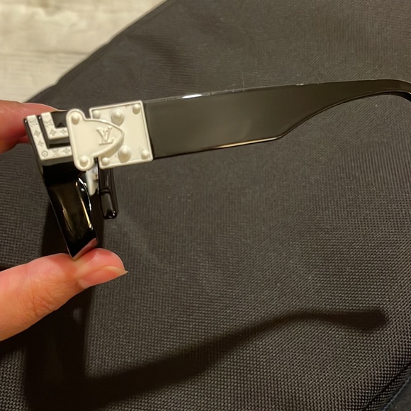 Luis Vuitton 1.1 Millionaires Sunglasses - Picture 3 of 6